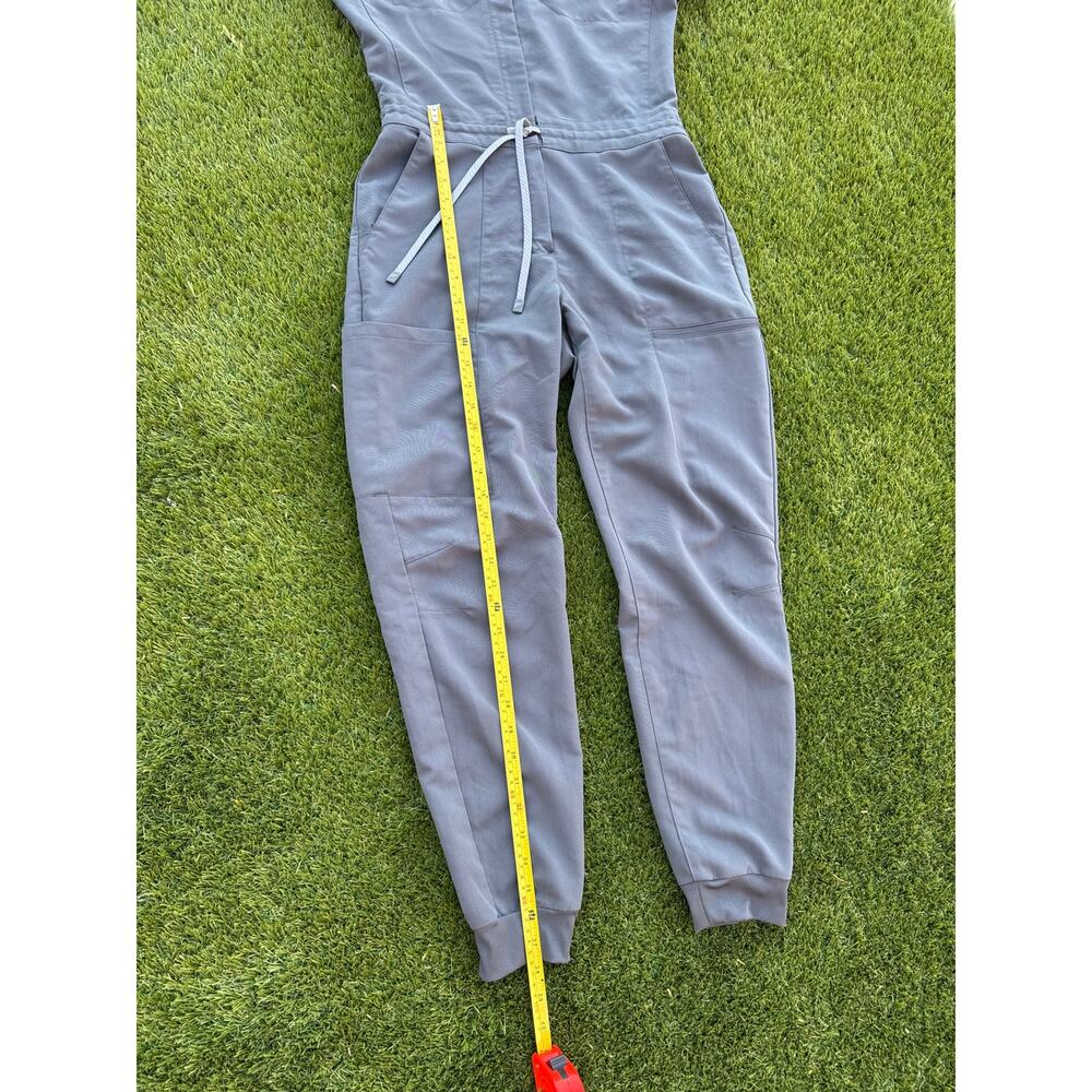 NEW Fabletics Empower Scrub Jumpsuit Sz Small Stylish One Piece - Picture 7 of 8